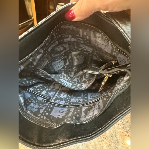 Betty Boop purse with gold hardware and rhinestones. Zipper expansion on bottom - Picture 7 of 15